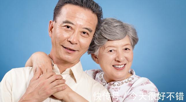 股骨頸|再次提醒：過65歲后，老年人要舍得補充這3種營養，預防3種常見病