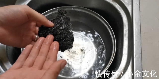 佳俊|用旧的钢丝球别扔掉,再这样处理一下,一年能省不少钱!
