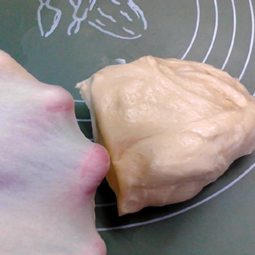 迷你香葱芝士火腿小方包，葱香浓郁，味道不错哦