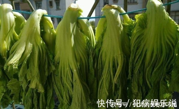 老妈|腌酸菜时,记住“3个”关键点,酸菜不发霉还耐放,酸爽好吃