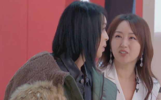 黄晓明问那英：王菲平时会不会追《浪姐2》？那英的回复全场笑翻