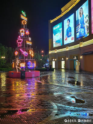 银光|雨漫泉城，银光满地夜色朦胧，炎热的初夏顿然凉爽清静