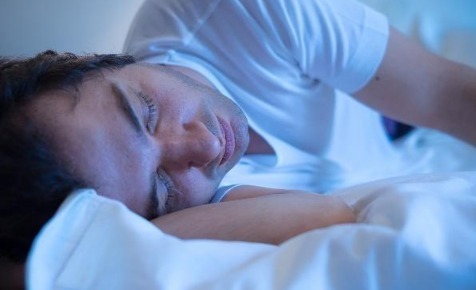 男性|男性睡觉时出现“遗精”多半与3件事有关,若出现请尽快调整