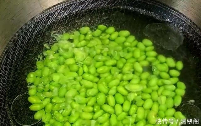 毛豆的农家做法，没想到这么好吃，开胃下饭，方法简单几分钟出锅