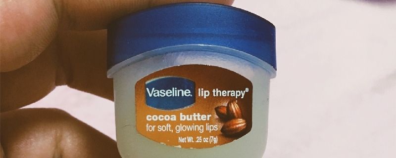 凡士林唇膏能天天用吗