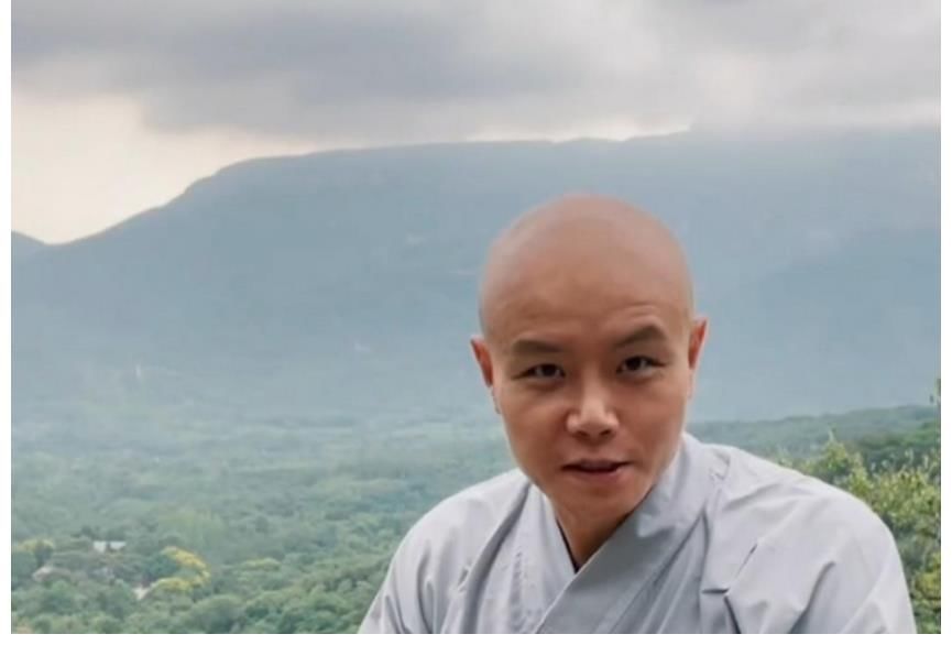 时隔多年,乐嘉回应强吻谢娜一事,怒怼网友:善人多数都是蠢人!