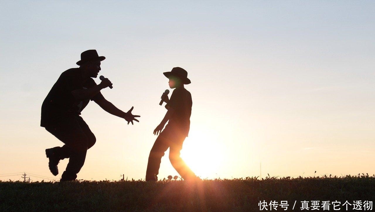 爱孩子,这是连母鸡也会的事情, 而人和鸡是不同的!