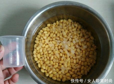  自制豆腐脑，掌握好4个窍门，做出来比蒸蛋还嫩滑，太好吃了