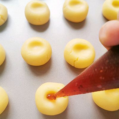 一口酥香草莓酱曲奇小饼干