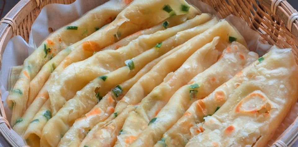 烙饼|家常烙饼最简单的做法，不用揉面不用油酥，柔软又多层，凉了不硬