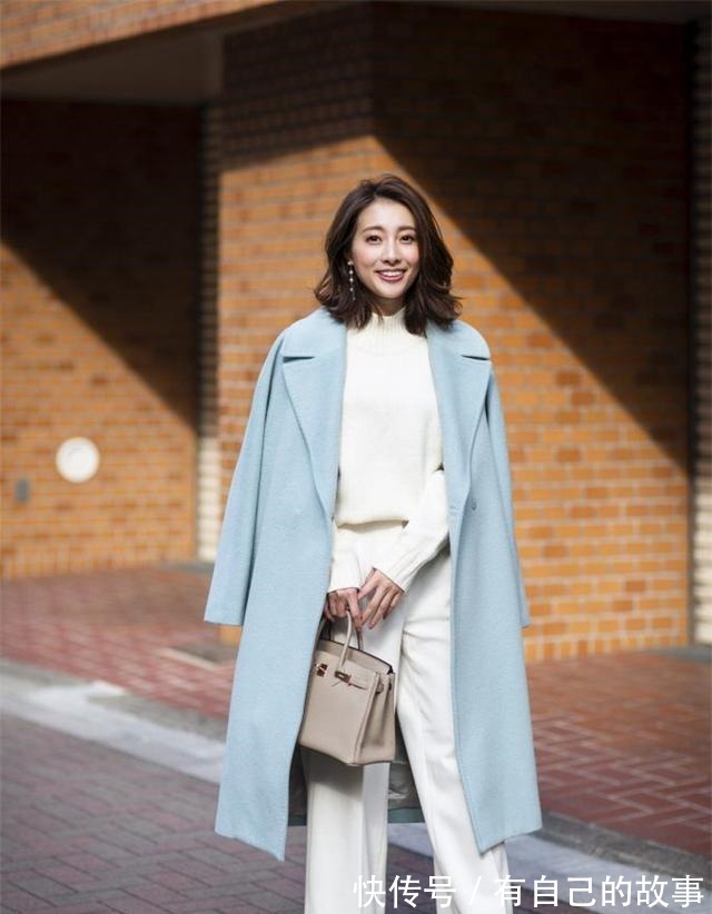 浅蓝色 中年女人学穿搭,颜色切忌“花里胡哨”,建议选择这3种简约配色!