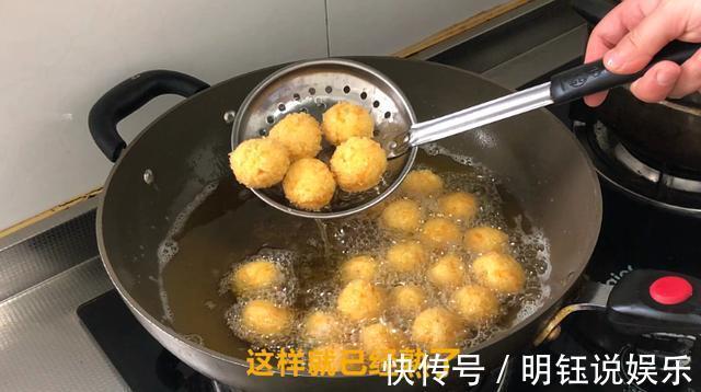 胡萝卜豆腐|豆腐最新做法,不炖不凉拌、不加一滴水,比肉香,连吃3天也不腻