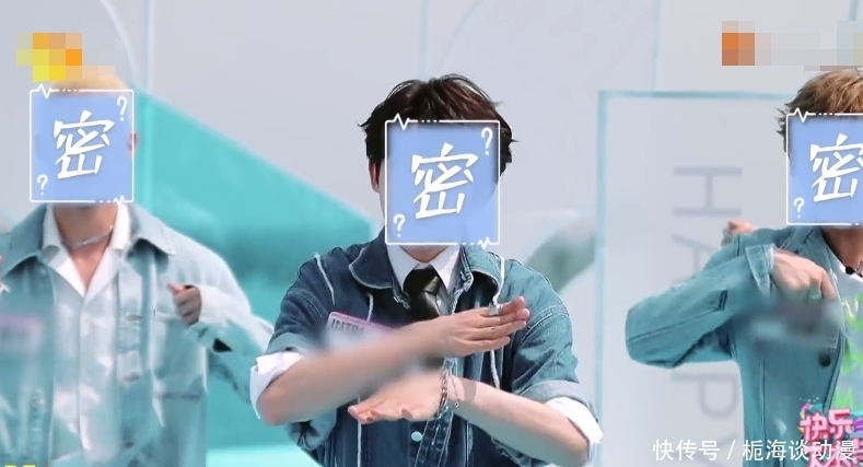 镜头 INTO1在快本上露面,镜头扫到鞠婧祎举动,“学姐”心情显露了!