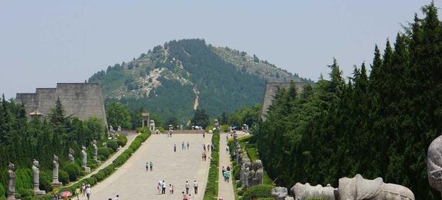 知识|武则天墓前的61个“守灵人”,为何都没有头?看完涨知识了