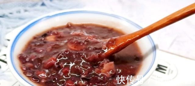红糖|入秋后别忘给家人煮这粥,香甜软糯,早餐吃最好,暖和又管饱!
