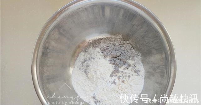 早餐|天冷,45岁老阿姨迷上了这早餐,1周吃3次,别看黑乎乎,特营养