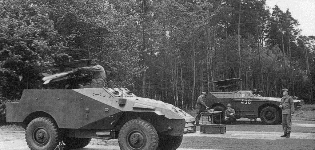 武器配置|冷战早期，一个最普通的苏联机械化步兵排，武器配置有多豪华？
