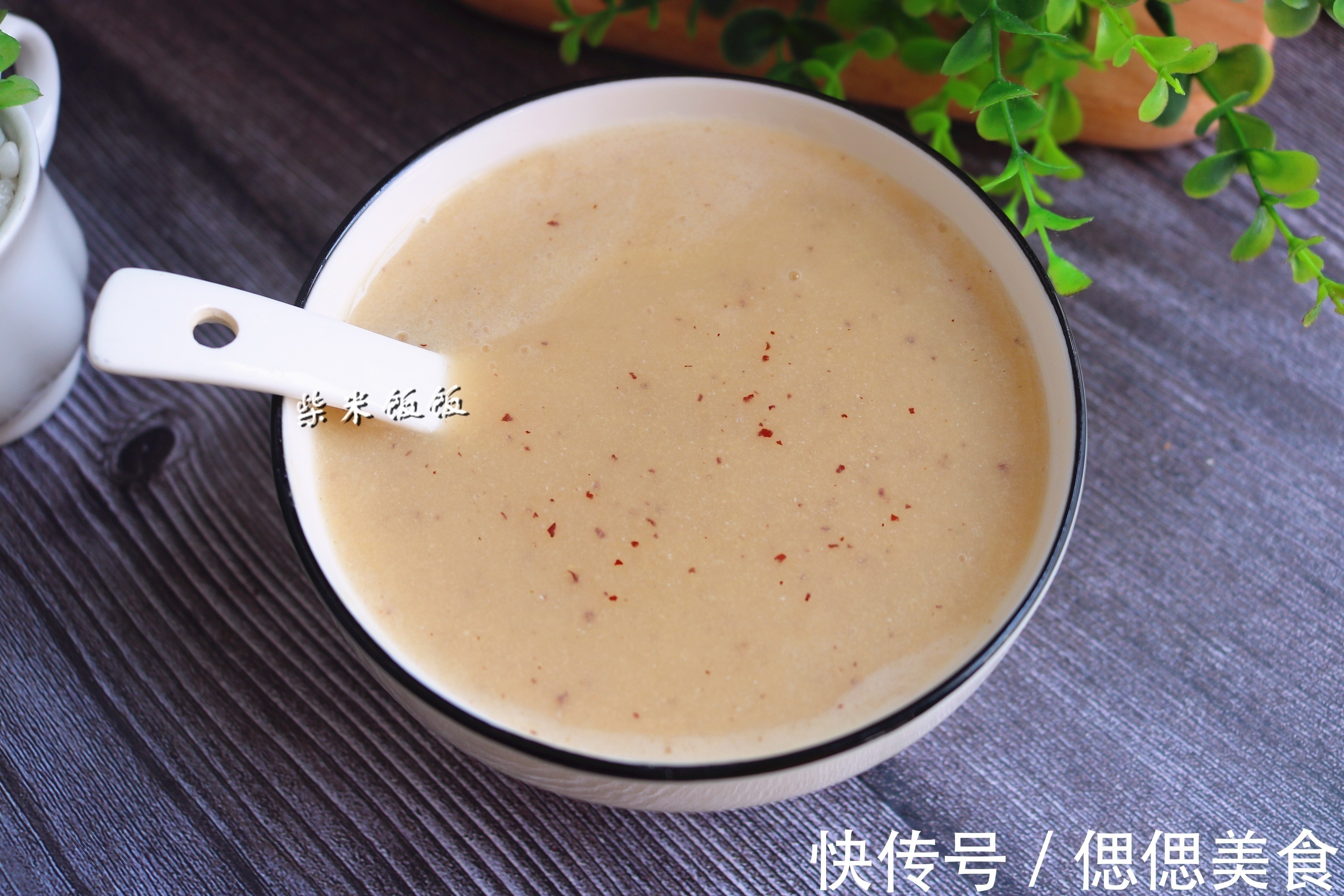 女人想要不显老,早餐多喝它,胶质满满,比牛奶强