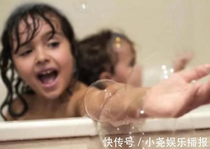 妈妈|3个女儿从小和爸爸睡,妈妈偶然拍下一组照片,决定马上分床睡