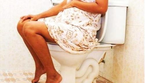 回怼|孕妇地铁上“没忍住”被小伙子嘲笑,邻座大姨霸气回怼没公德心