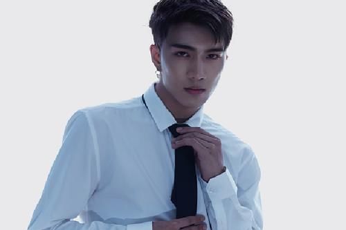 创造营：学员给韩佩泉过生日，一出场就夺目，果然是韩美娟