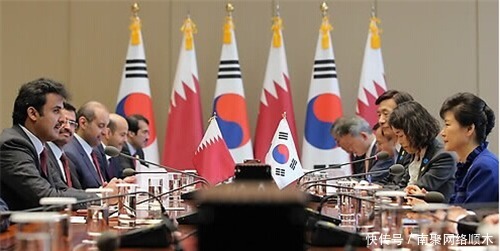 卡塔尔|国王在外度假，账户突然没钱，中途接到儿子电话：老爸，我上台了