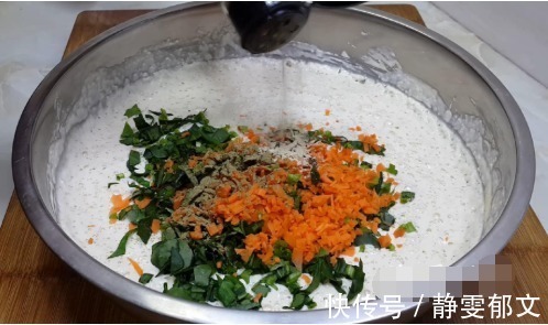 以后大米就这样做,加3个鸡蛋,不用煮不用蒸,比披萨馅饼都好吃