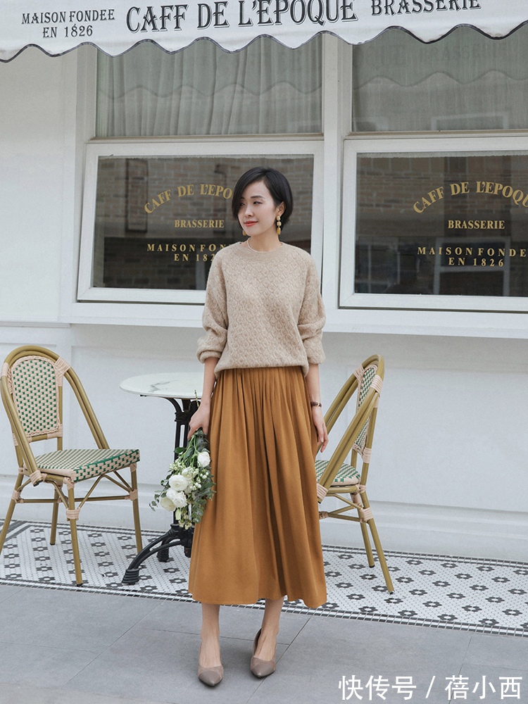 针织衫 中年女性多备这3条半身裙,搭配衬衫、针织衫、西装,都显高显瘦