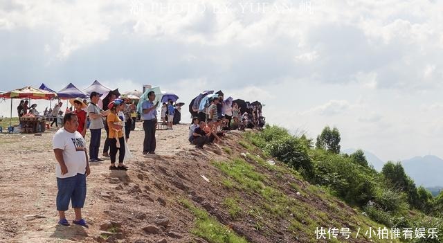 市民|广西一座不起眼的机场，每天居然有几千人接送机，有人却日入千元