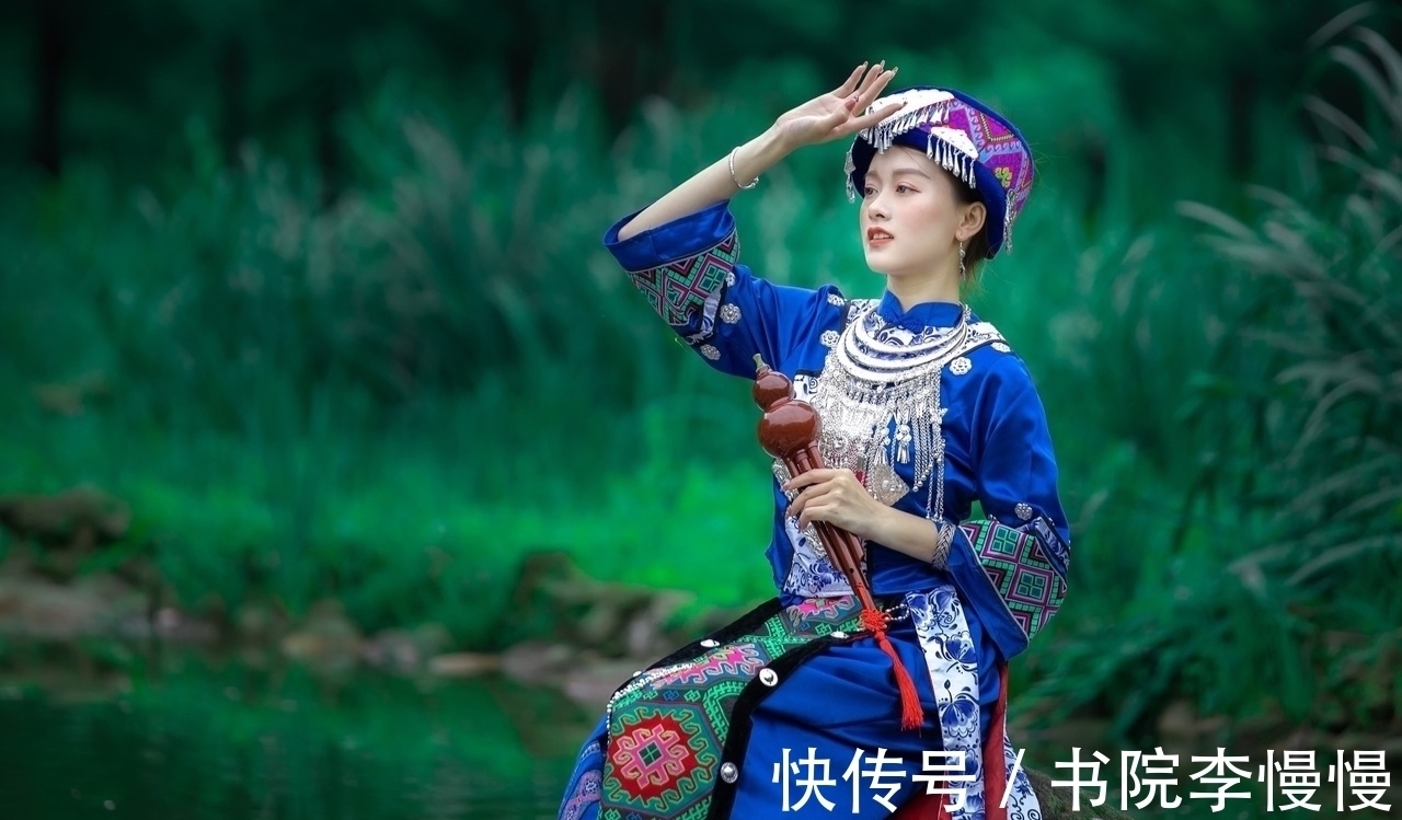 空中舞#诗·十首丨谁似西湖不染色,我心桑梓慕炊烟