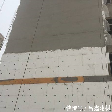 法国尼斯购物中心室内电子屏广告招商
