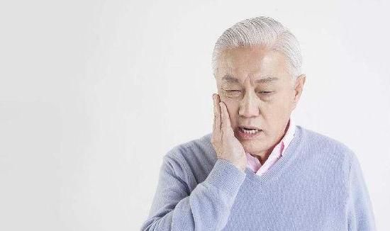 健康的好处|经常吃醋泡大蒜，身体会出现3个惊喜改变，但以下2类人别多碰
