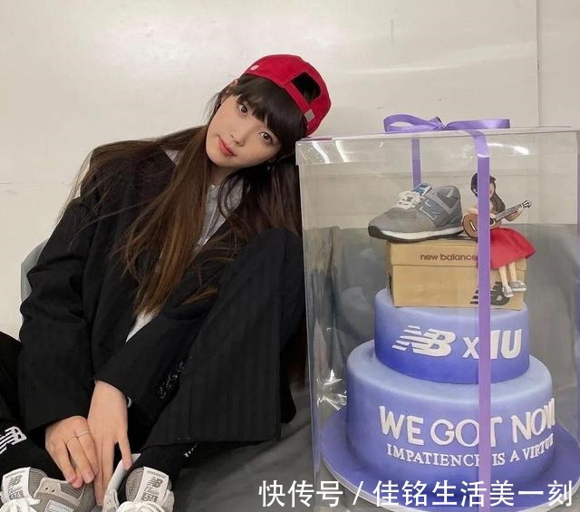 cr 适合亚洲女孩的韩式穿搭，早秋这么穿，洋气又时髦！