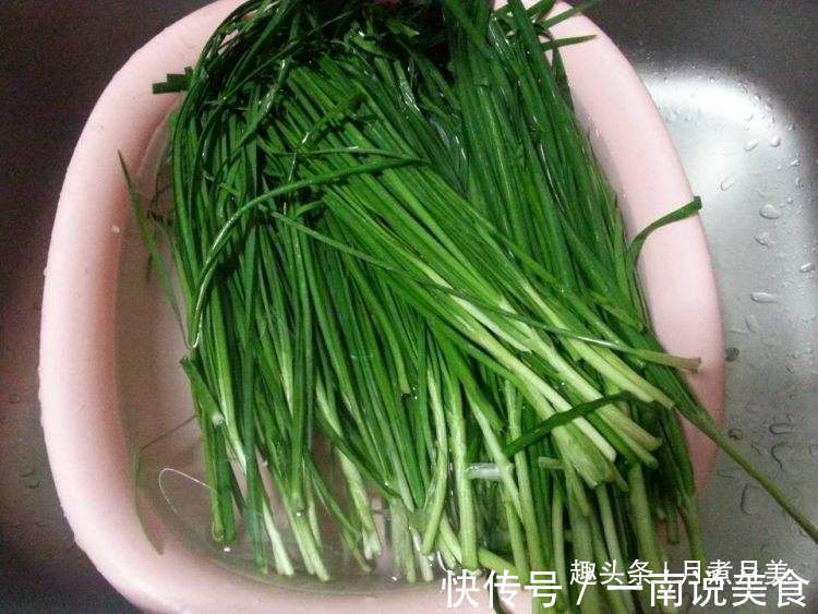 不炖、不炒、不放鸡蛋,韭菜最新吃法,比吃肉过瘾,真解馋