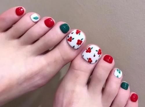 指甲油涂得很夸张是一种什么样的体验？