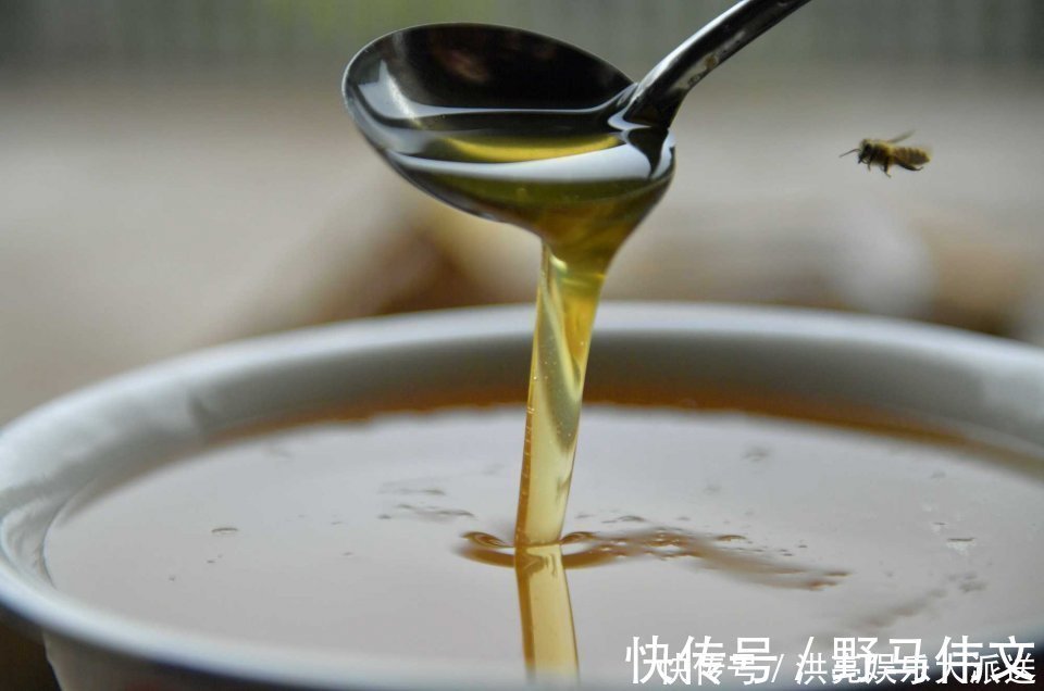 蜂蜜|儿科医生孩子不满3岁，3样东西不要让娃吃，对身体发育没好处