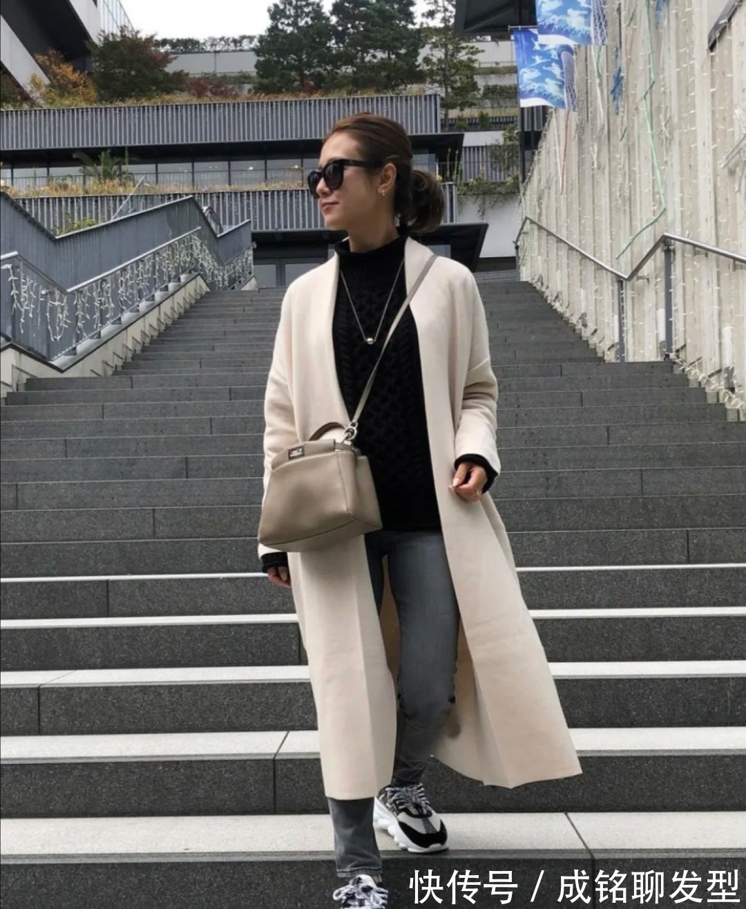 穿搭|女人过了五十岁就别乱穿,学学她的减龄穿搭,好看保暖又显年轻