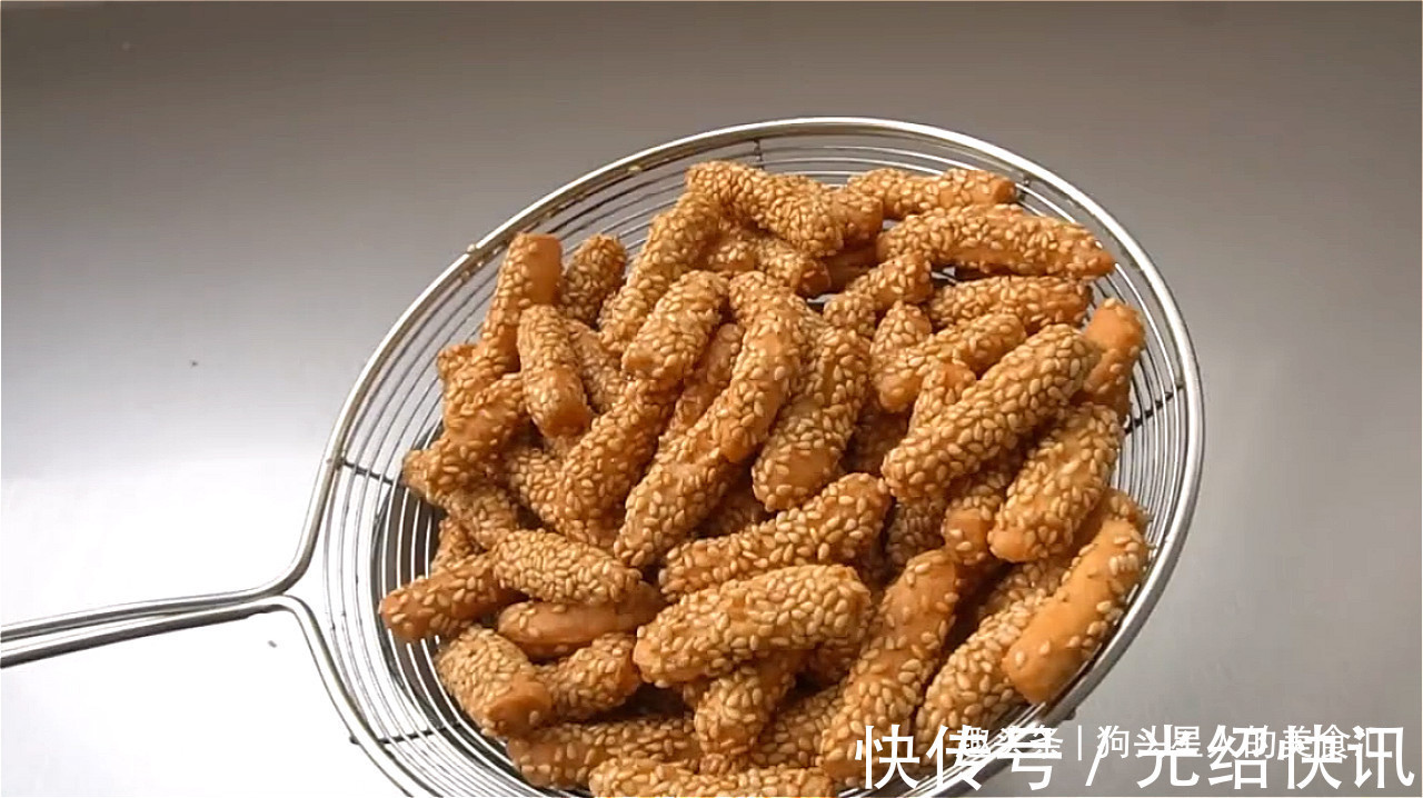 香酥|想吃芝麻酥条,教你最简单的做法,几块钱能做一大篮,香酥爽脆