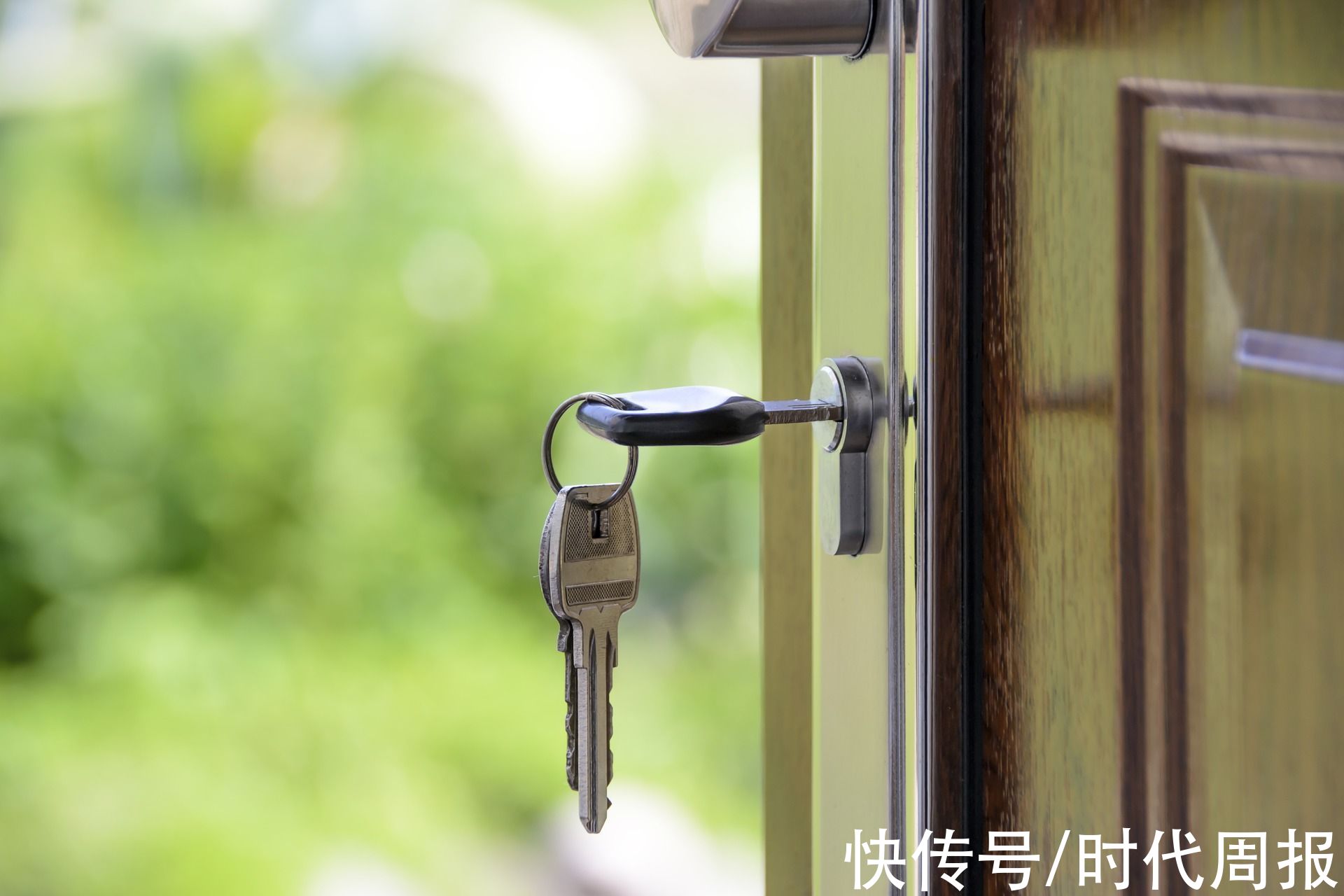 负债|潘军二次创业,回归一线半年考:花样年剥离资产降负债,彩生活重启扩张模式