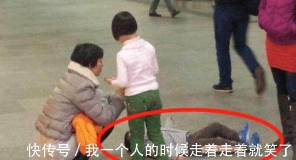 家长|“高情商”的家长哄孩子，不会说“别哭了”，要学会换种沟通方式