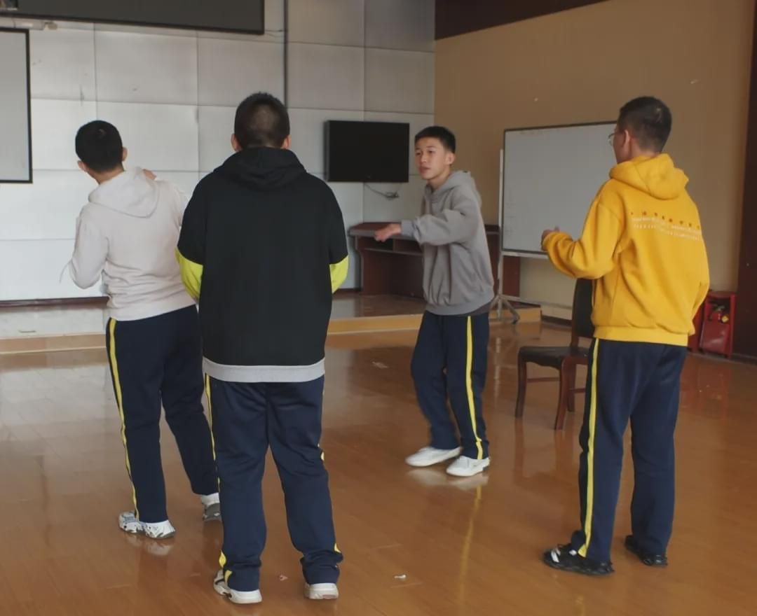 羊山中学素质教育展风采