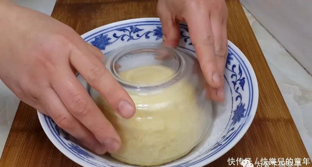 在家自制沙琪玛的做法,掌握关键技巧,松软香甜,新手一次就成功