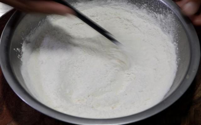 排队2小时也要买的香酥鸡,大厨教你在家做,外酥里嫩,啤酒绝配