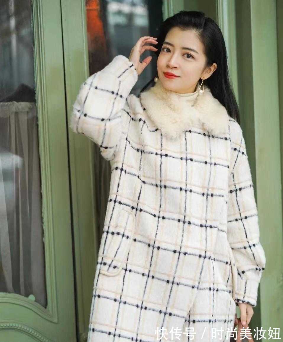 和谐感|冬天最不能缺的就是“白色大衣”,不挑人又显气质,太好看了