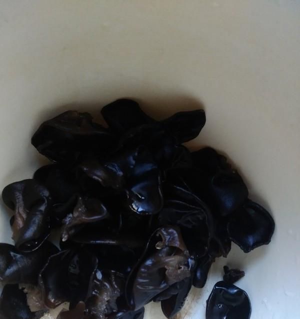 补血|这菜,含铁量是猪肝的3倍,是核桃的6倍,女性常吃补血养颜