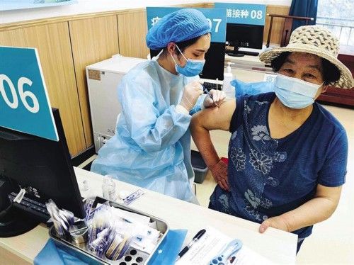 甘肃省第三人民医院|兰州市60岁以上老人可以接种新冠疫苗了