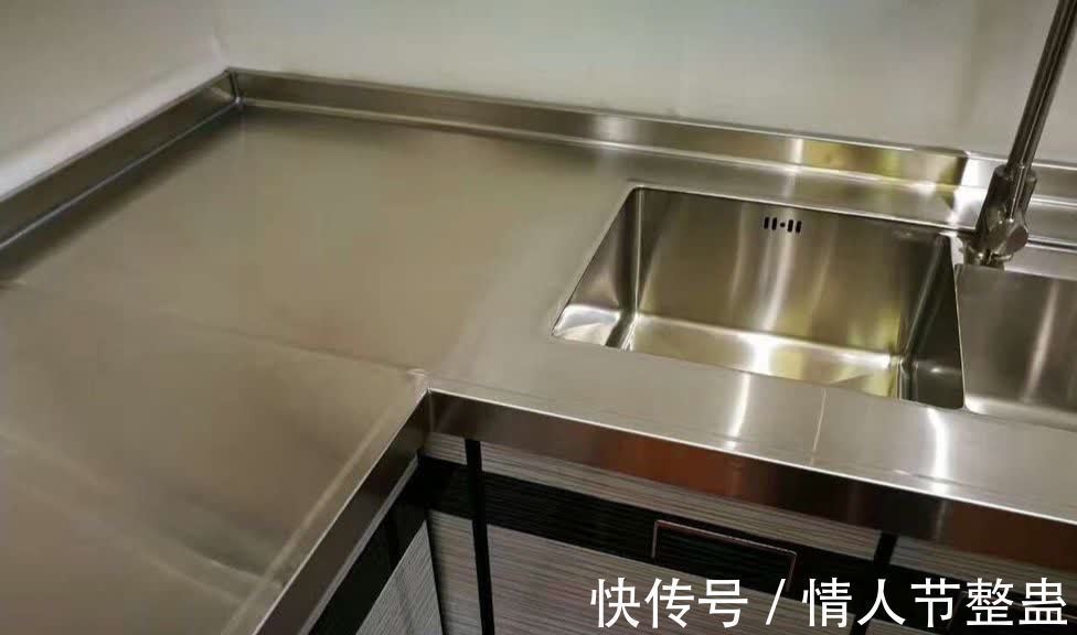 划痕|有3种厨房台面既耐脏又好看,把优缺点弄清楚,就知道怎么选了!