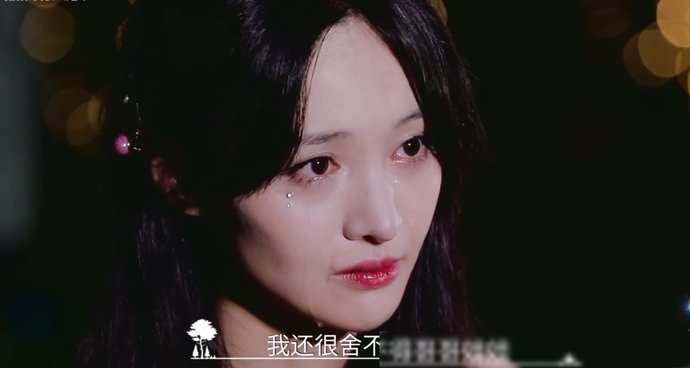 郑爽 郑爽录制现场情绪失控哭着离开,得知她崩溃原因,心疼的不行