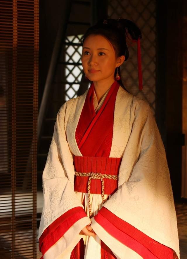 华督|历史上最致命的邂逅:看了美女一眼,就杀同僚、弑君上