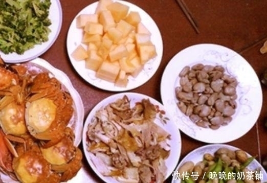 姑姑家|周末去姑姑家, 看到姑父做的一桌子菜, 我一口饭都没吃!